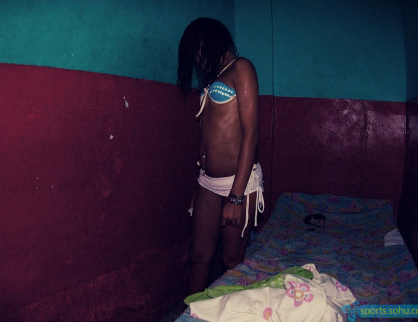 变形计2014最新一期预告:<em>暴力</em>城市公子哥农村