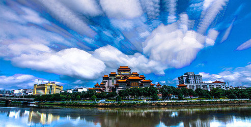 广西摄影师研习一年创造家乡版彩绘天空