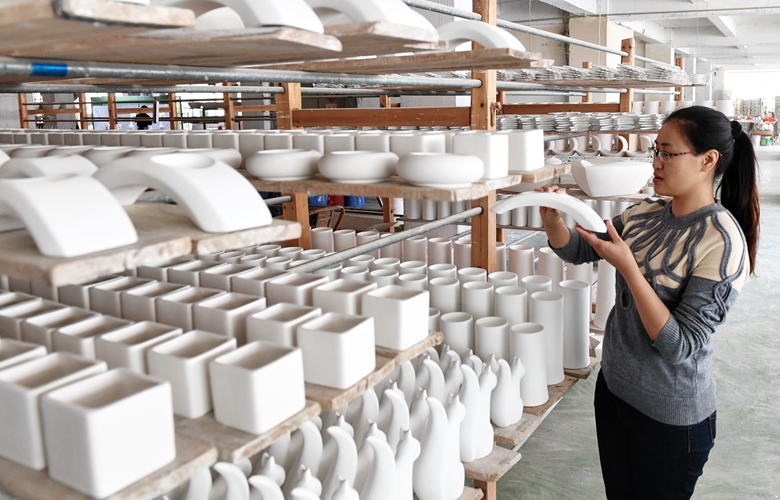 福建德化：加快陶瓷产业转型升级