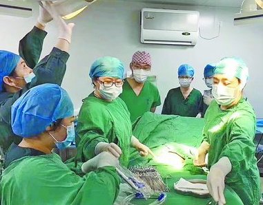 厦门二院多学科联合成功救治气管重度狭窄产妇