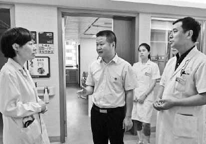 张峻芳:演绎中医院“逆袭”之路