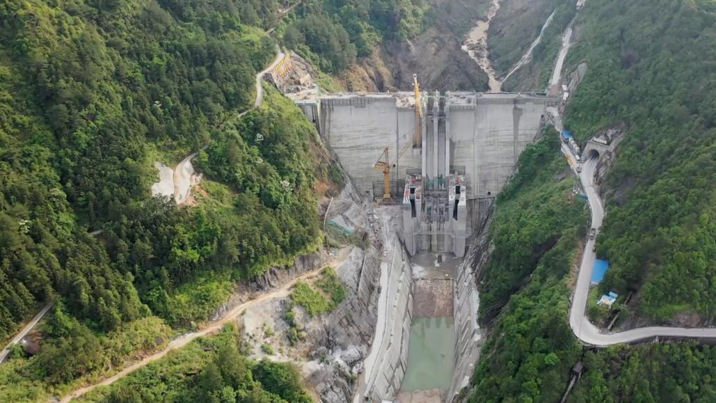 108米！国内抽蓄电站第一高坝浇筑到顶