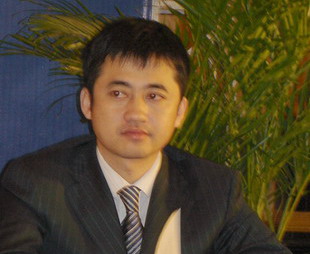 安踏董事长是谁_安踏标志